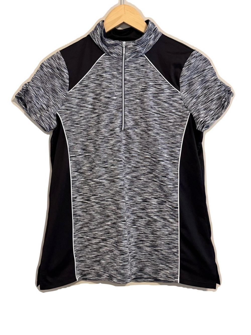 Chicos Zenergy Black and White Golf Shirt Size 0 Small
